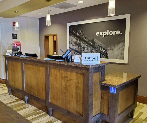 Hampton Inn By Hilton And Suites Salinas image 2
